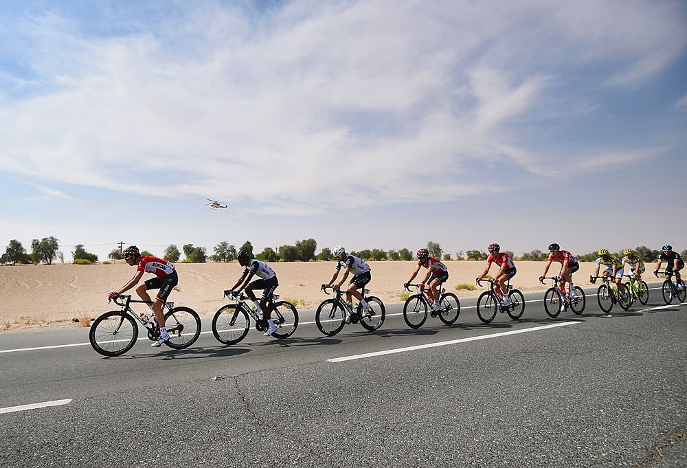 2016 Abu Dhabi Tour - the men race through the desert
