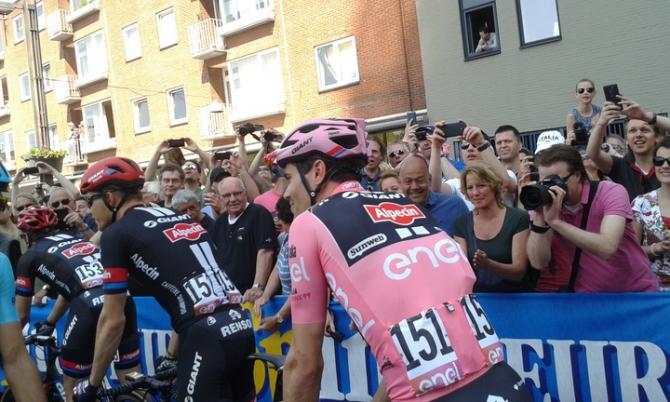 Tom Dumoulin (Giant-Alpecin) sets off for stage two