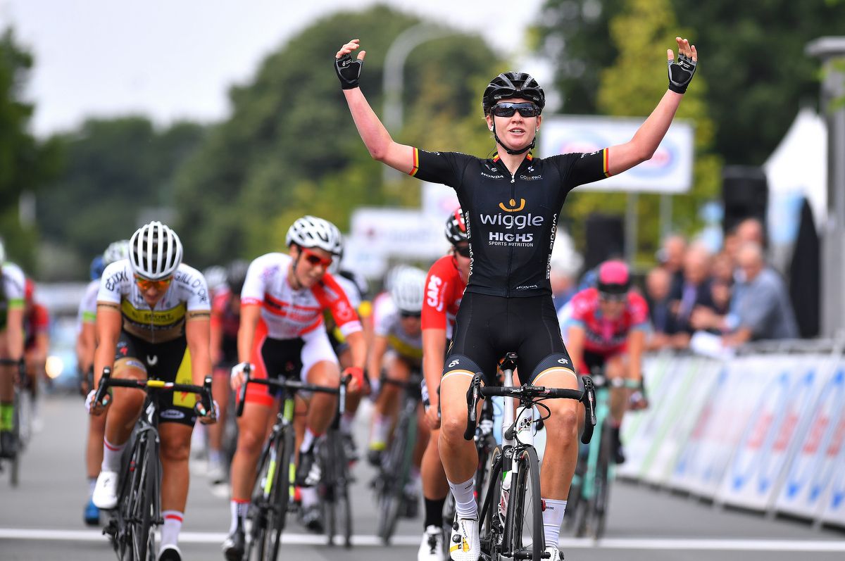 National road title number four for Jolien D'hoore (Wiggle-High5)