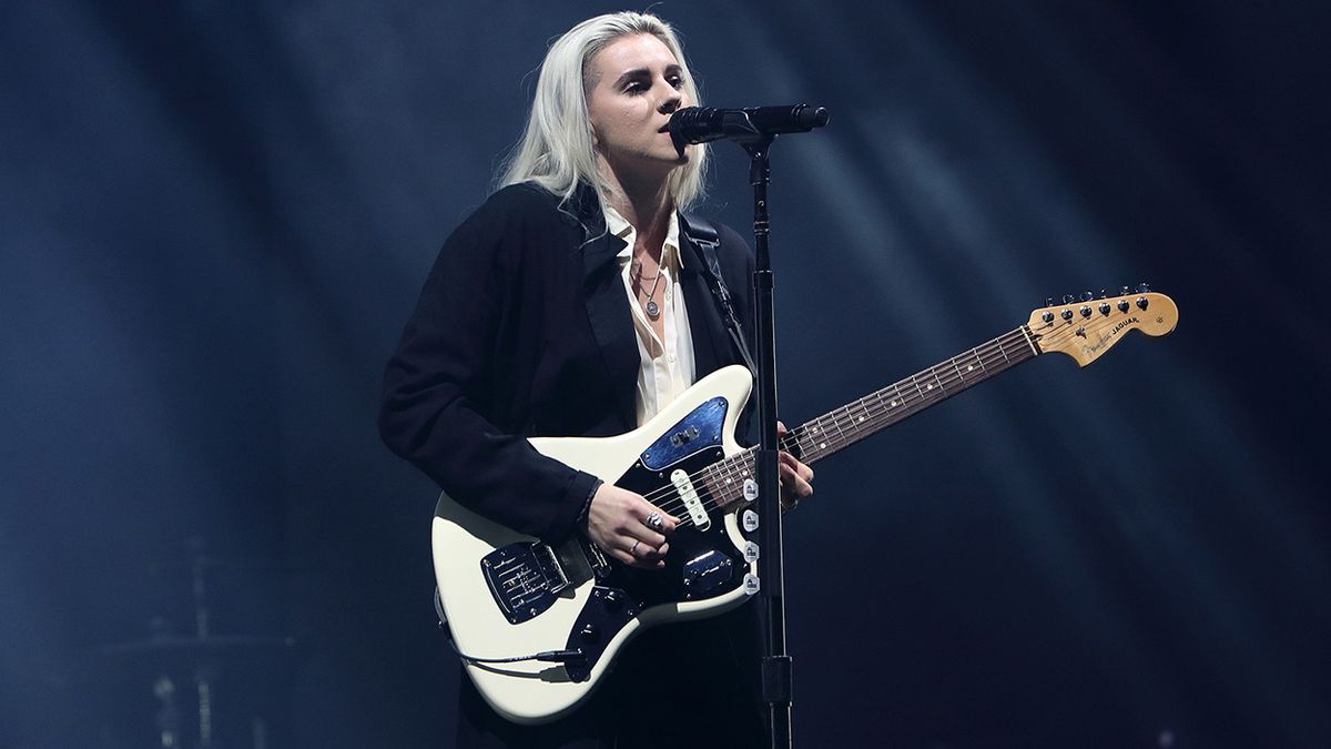 Poppy Announces Summer 2023 North American Tour With PVRIS