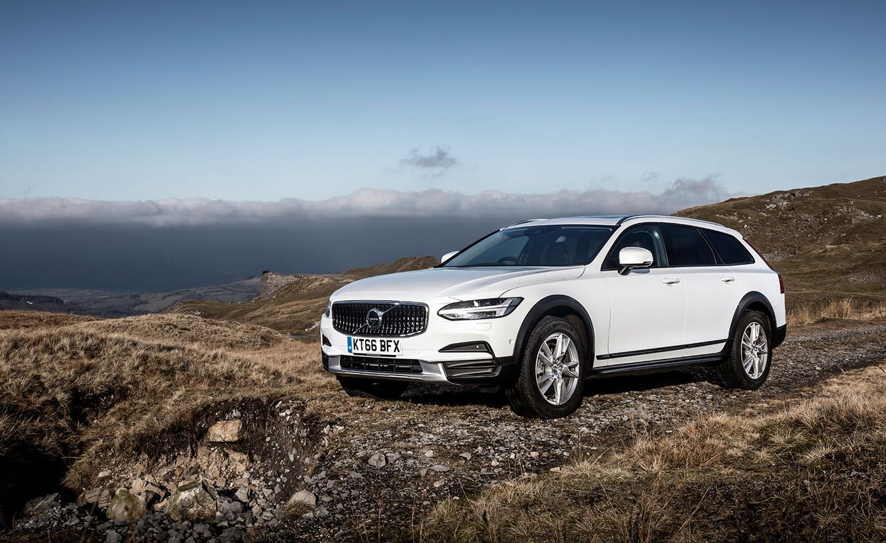 Volvo’s V90 in white colour