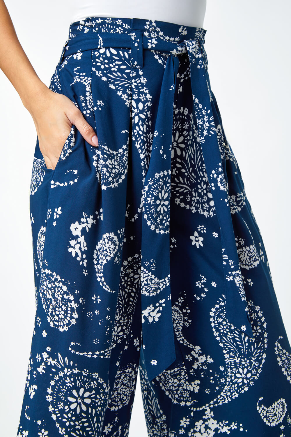 Paisley Print Wide Leg Cropped Trousers