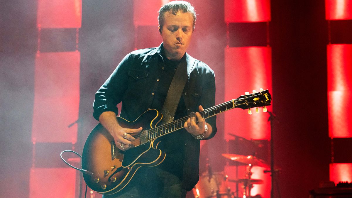  Jason Isbell performs at Ryman Auditorium on October 17, 2021 in Nashville, Tennessee.