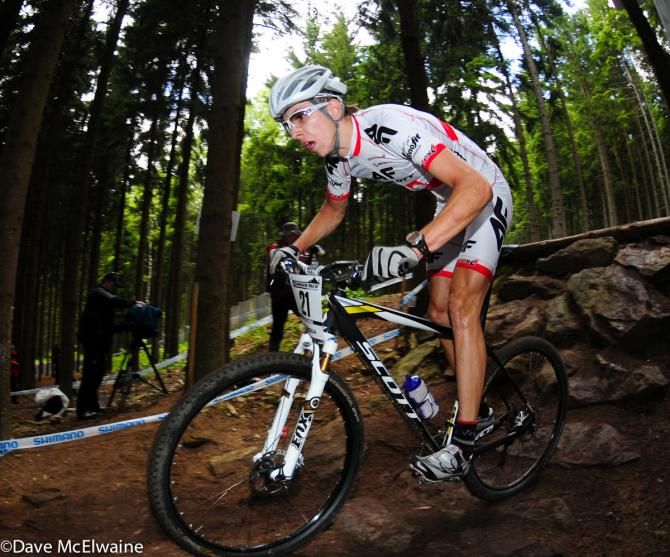 Piotr Konwa (4F Racing) successfully rides a drop