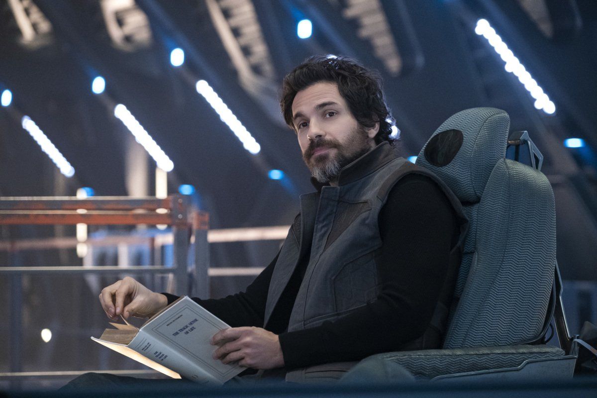 Santiago Cabrera as Rios