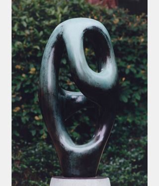 curving sculpture