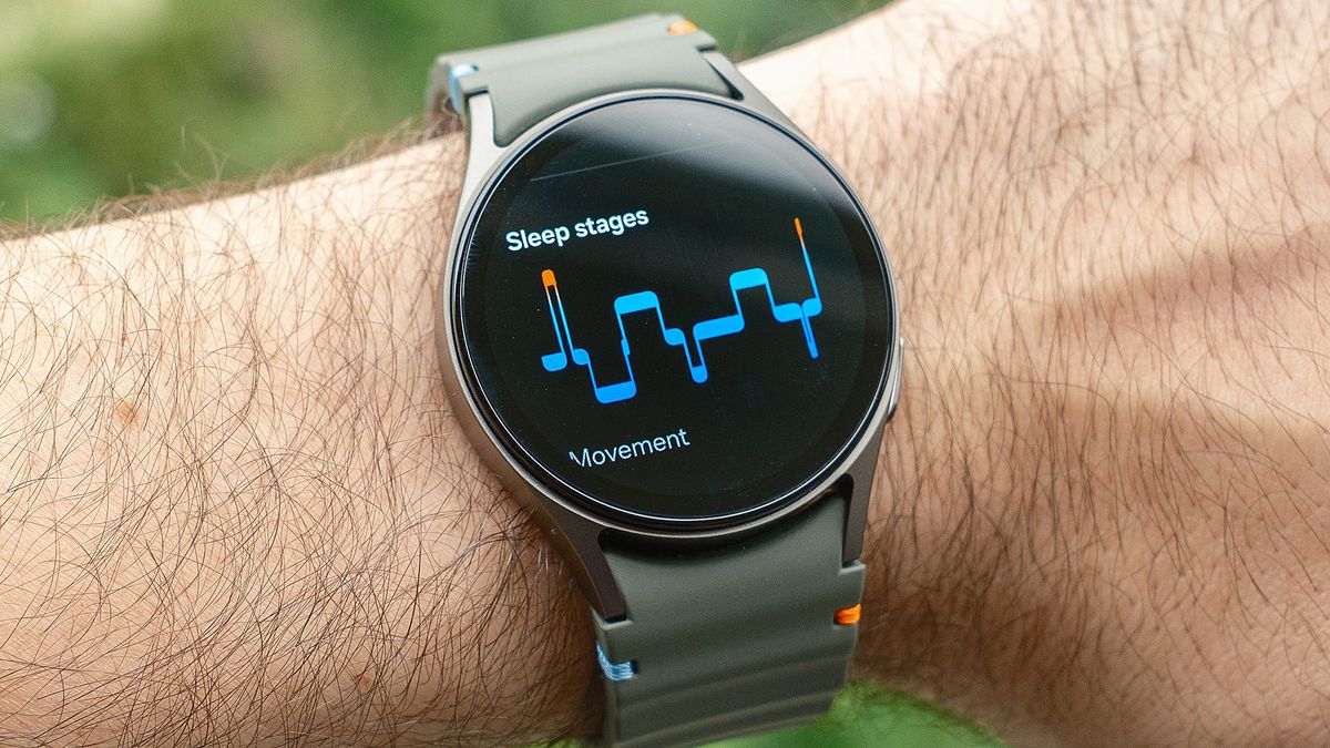 Samsung Galaxy Watch 7 in 40mm on a user&#039;s wrist