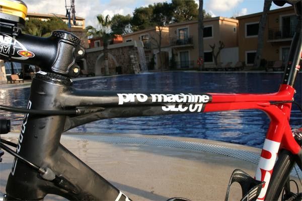 The characteristic T-shaped top tube