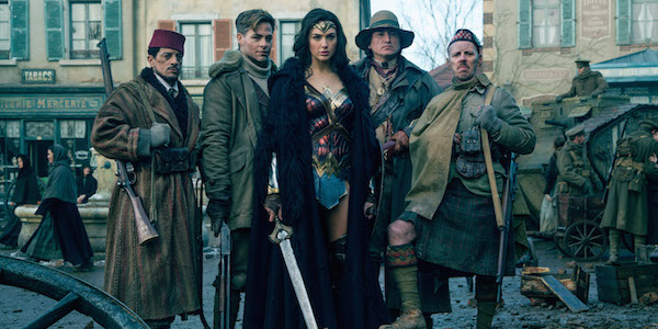 Wonder Woman in World War I environment