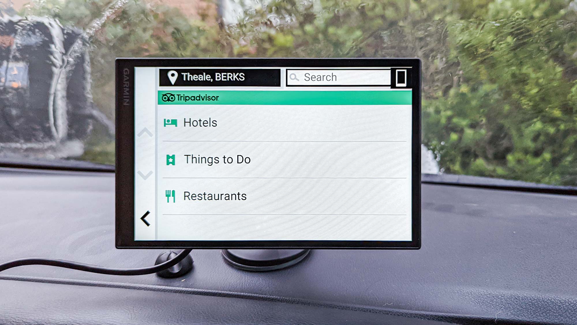 Garmin drivesmart 86 display on dash