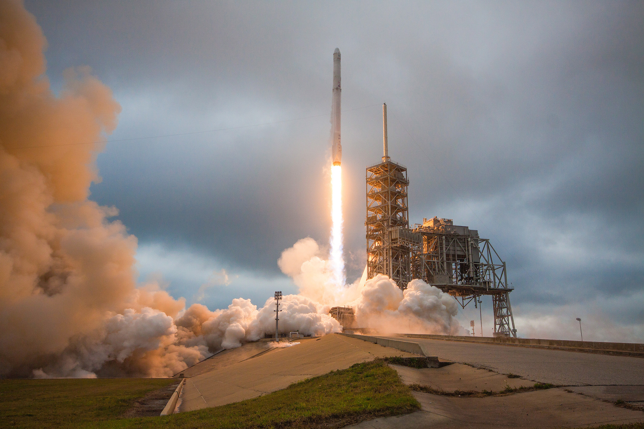 SpaceX Launches Dragon, Feb. 19, 2017