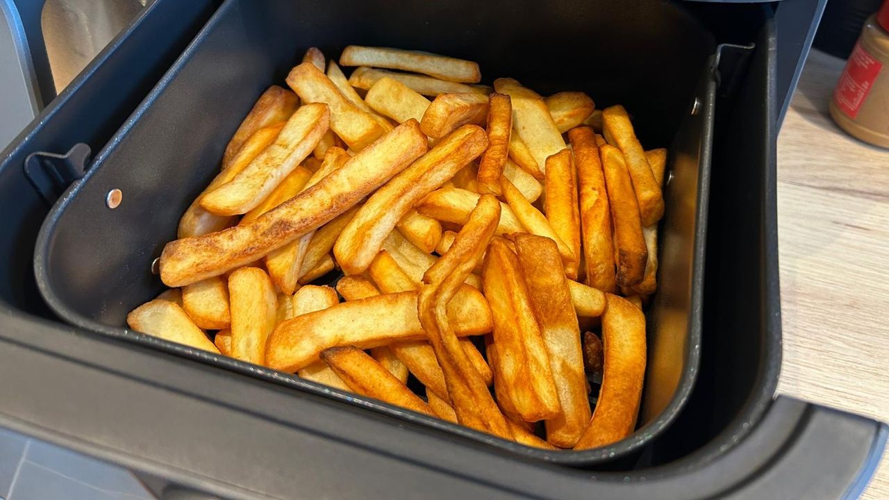 Fries cooked using Philips 5000 Series Dual Basket Steam Air Fryer