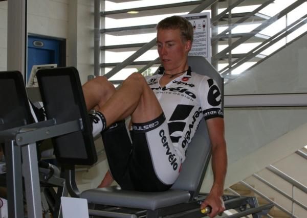 Marcel Wyss does some strength training in Tenerife