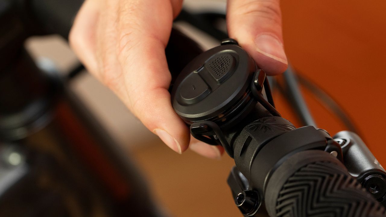 Zwift Click shift controller on flat bars