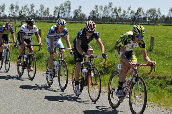The break is down to five riders.