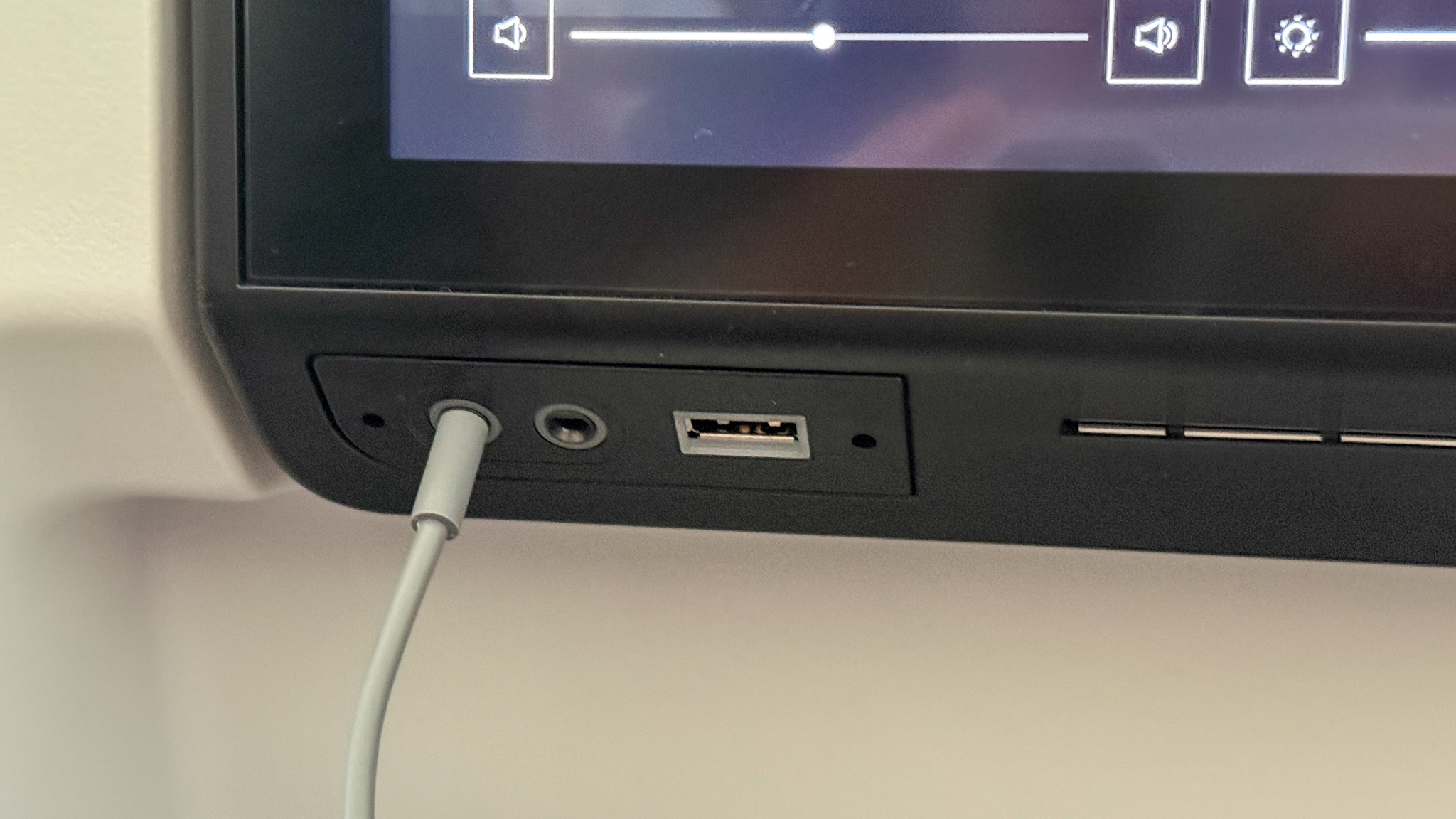 Beats Studio Pro used on an airplane