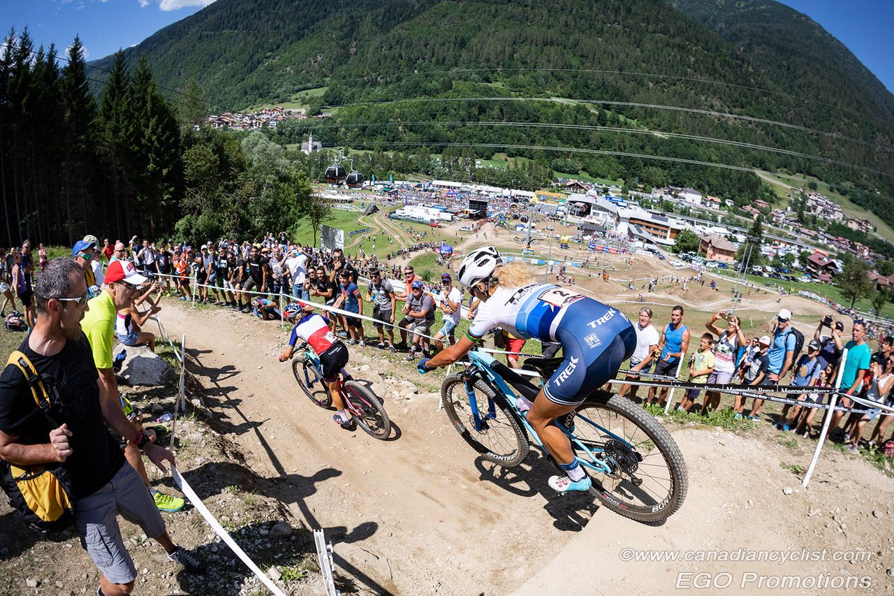 Pauline Ferrand Prevot (Canyon Factory Team) leads Jolanda Neff (Trek Factory Racing XC)