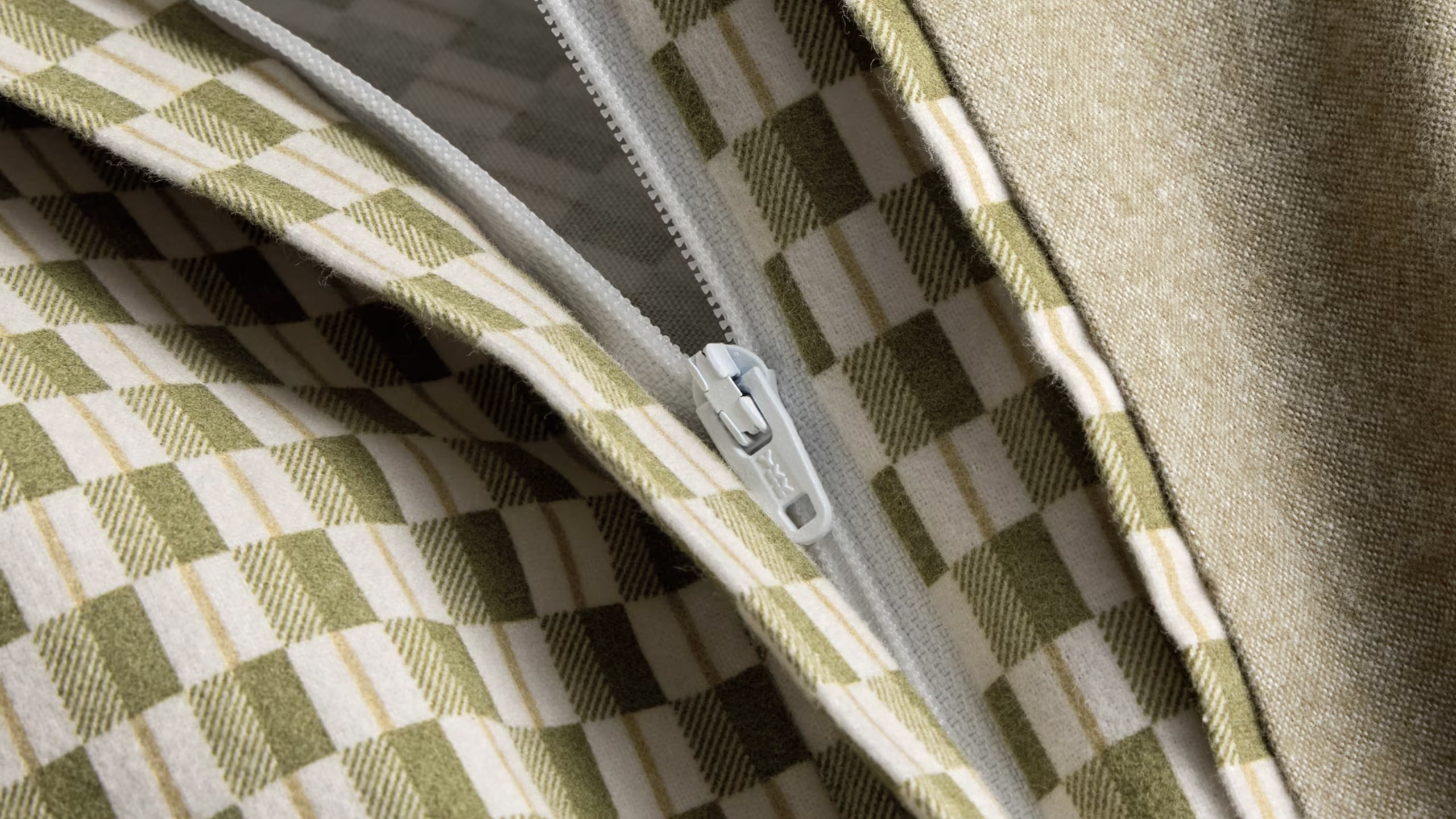 M&amp;S zipped duvet cover set