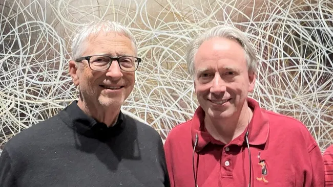 Bill Gates and Linus Torvalds