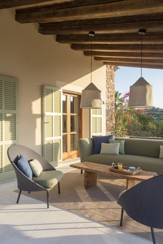 A cozy designed patio