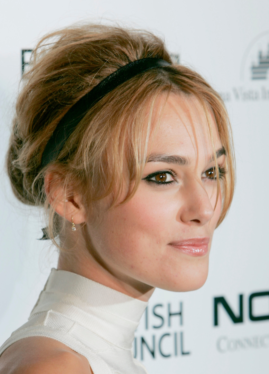 Keira Knightley poses with the award for The Variety UK Personality of the Year at The British Independent Film Awards at the Hammersmith Palais on November 30, 2005 in London, England