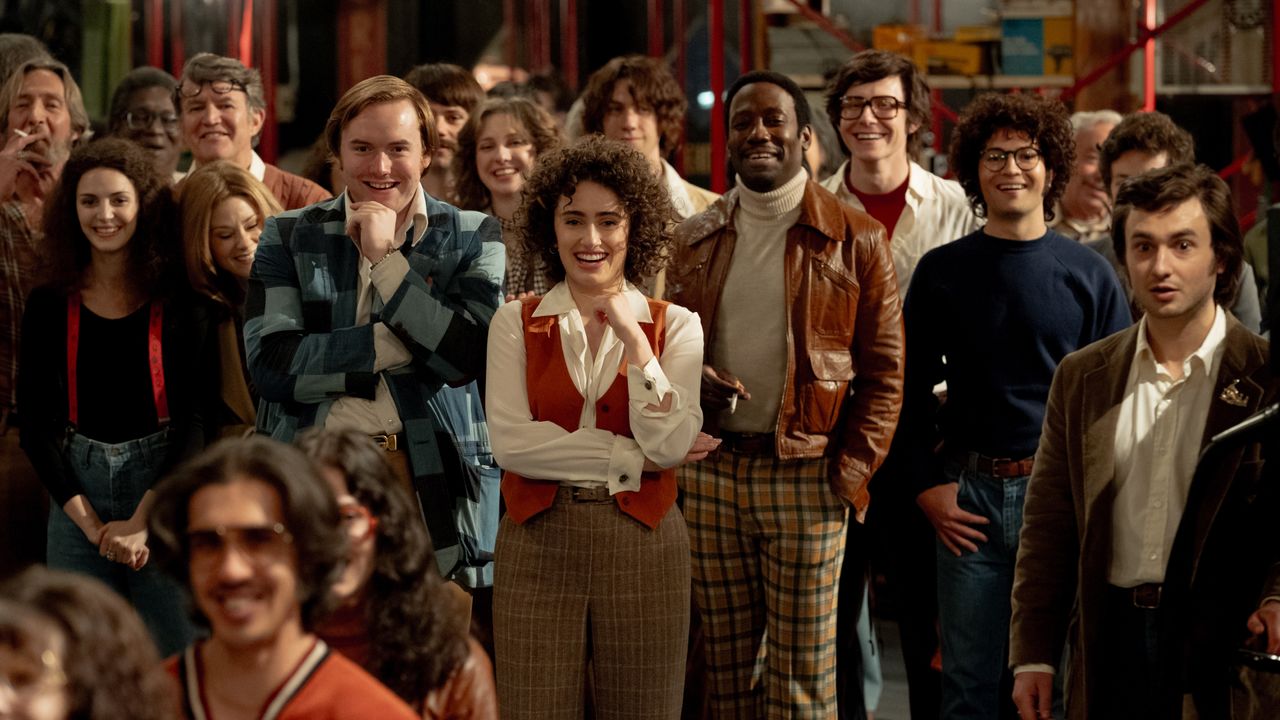 cooper hoffman rachel sennott Lamorne Morris gabriel labelle and others in the movie saturday night as the original cast and writers of snl