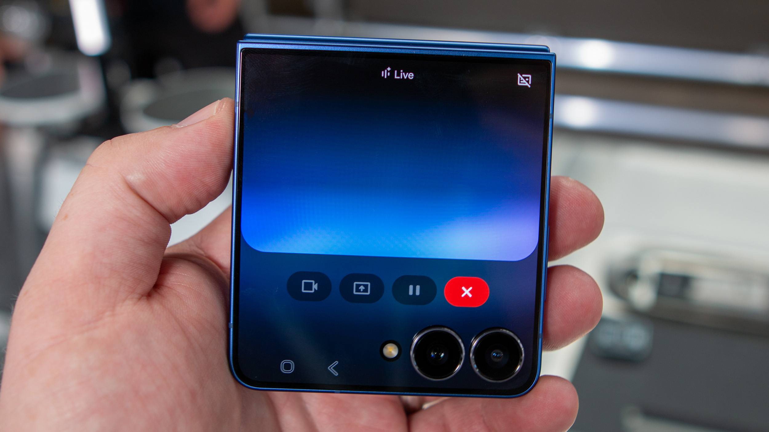 Samsung Galaxy Z Flip 7 Google Gemini Cover Screen hands-on