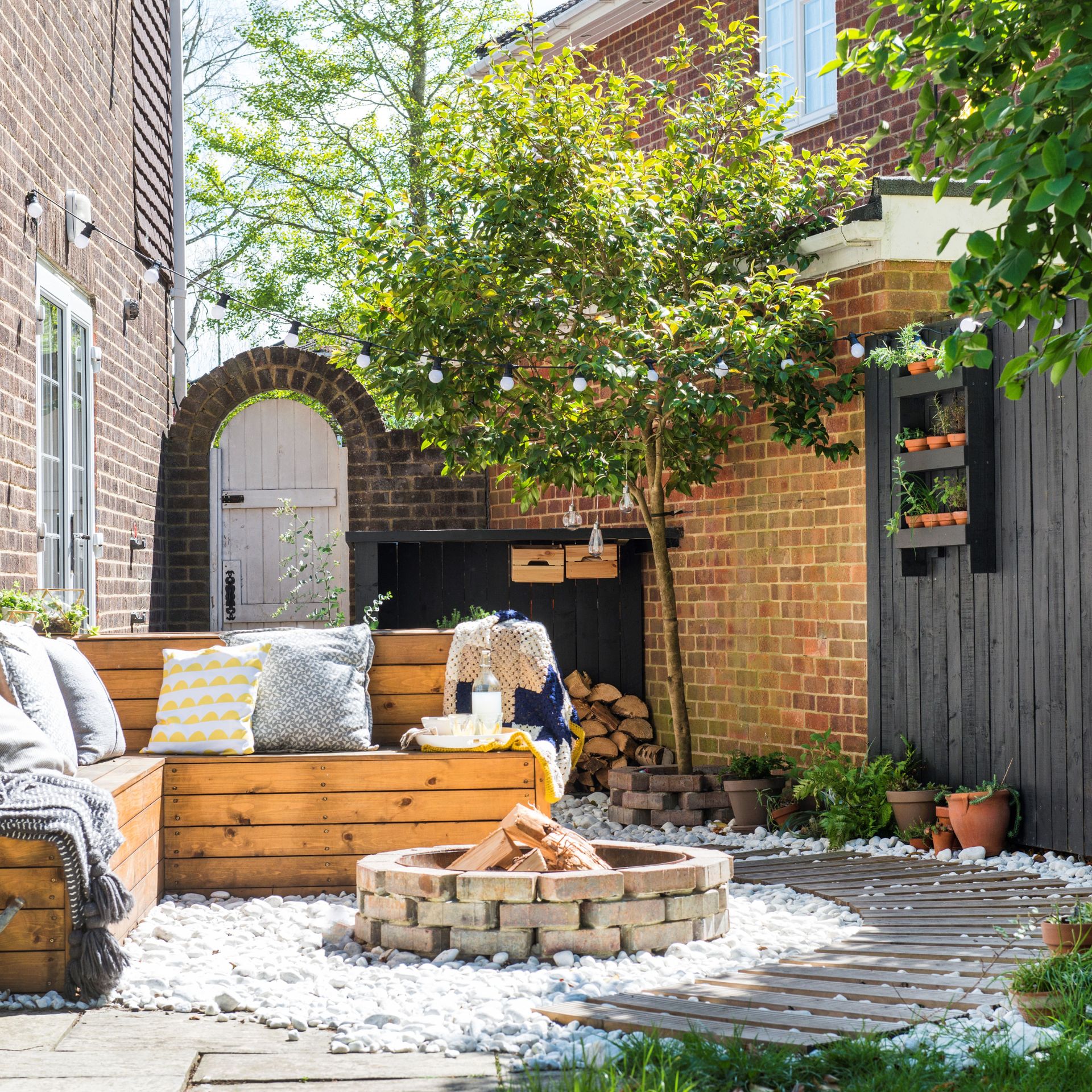 How to build a fire pit: a step-by-step guide | Ideal Home