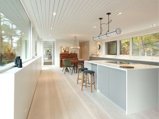 The kitchen with counter and Dinesen floorboards