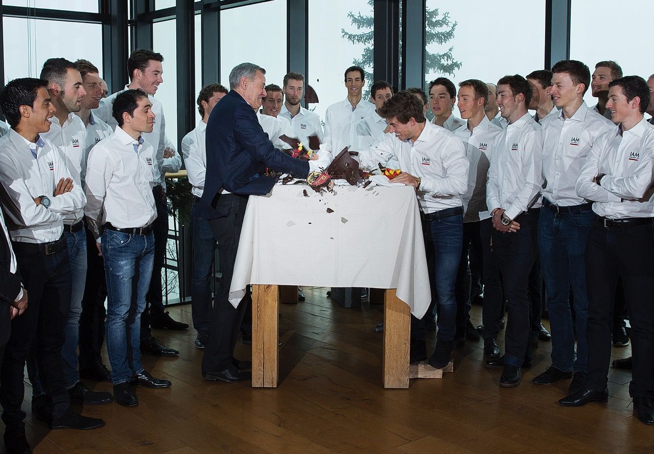 Michel Th&eacute;taz and Sondre Holst Enger break la marmite de l&rsquo;Escalade, or chocolate pot of Escalade, which celebrates a famous Swiss victory against Charles Emmanuel I, Duke of Savoy in 1602.