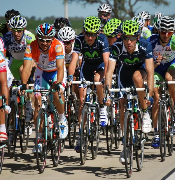Jose Serpa, Xavier Tondo and Pablo Lastras at the head of the bunch