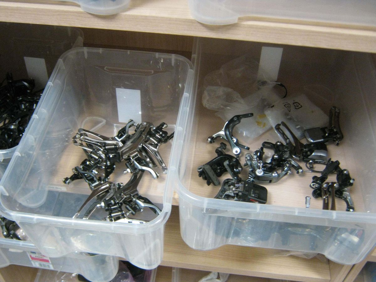 The team uses both electronic and mechanical Shimano gears