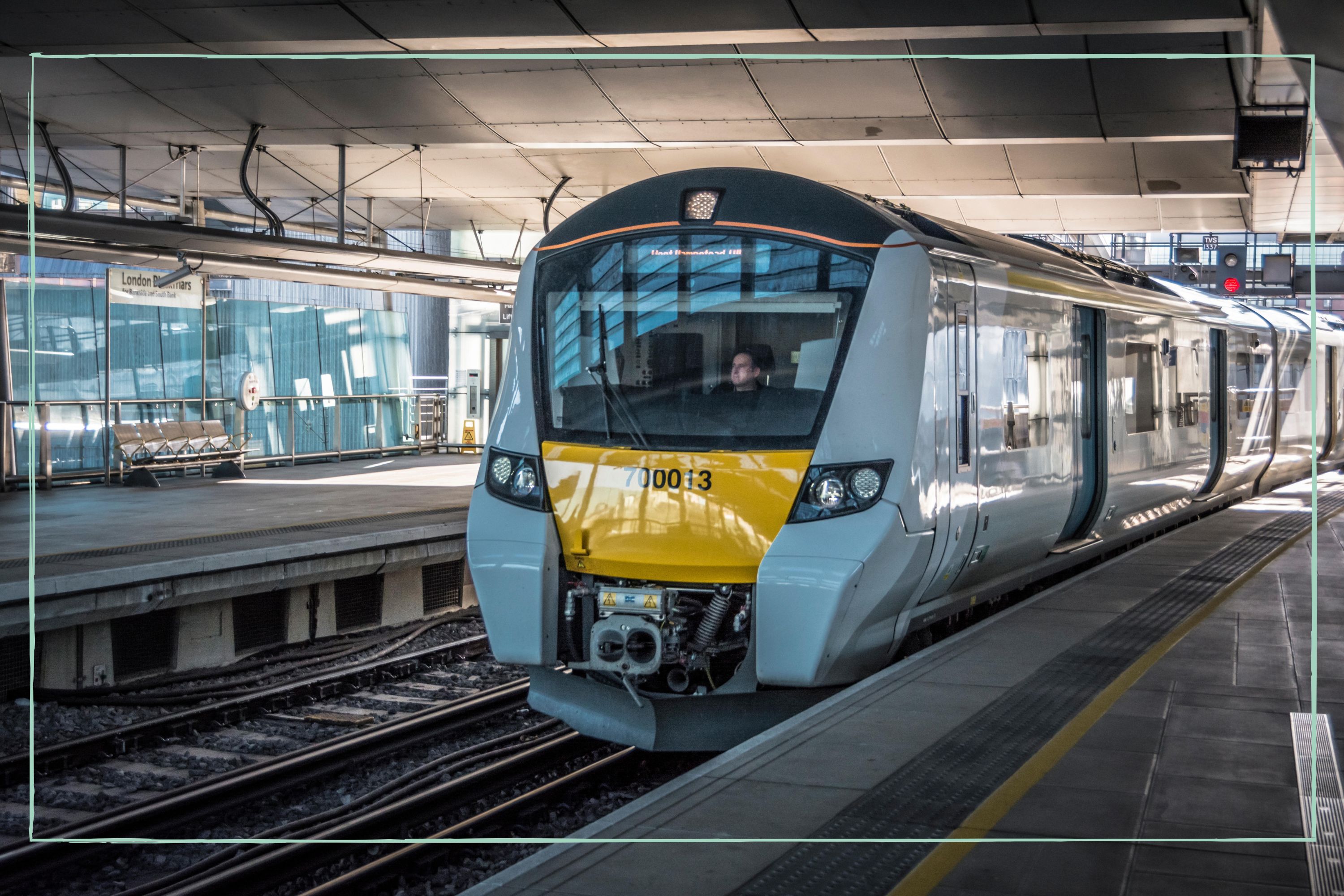 how-much-do-train-drivers-earn-goodto