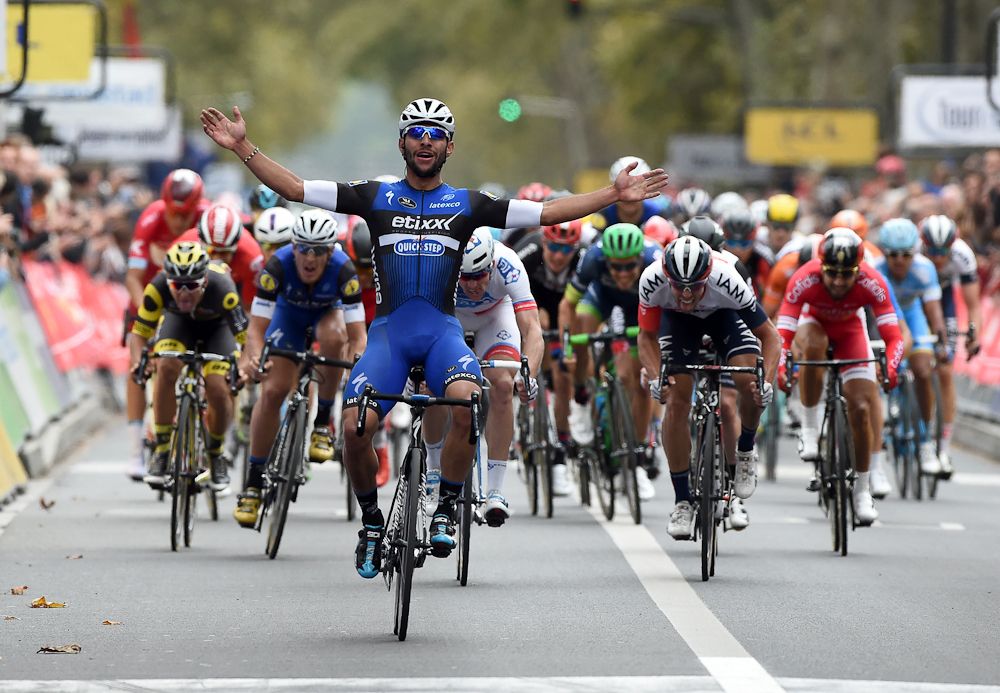 Fernando Gaviria wins the 2016 Paris-Tours