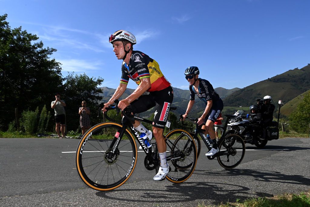 LARRABELAGUA SPAIN SEPTEMBER 09 LR Remco Evenepoel of Belgium and Team Soudal Quick Step and Romain Bardet of France and Team DSM Firmenich compete in the breakaway during the 78th Tour of Spain 2023 Stage 14 a 1562km stage from SauveterredeBarn to LarraBelagua 1588m UCIWT on September 09 2023 in LarraBelagua Spain Photo by Tim de WaeleGetty Images