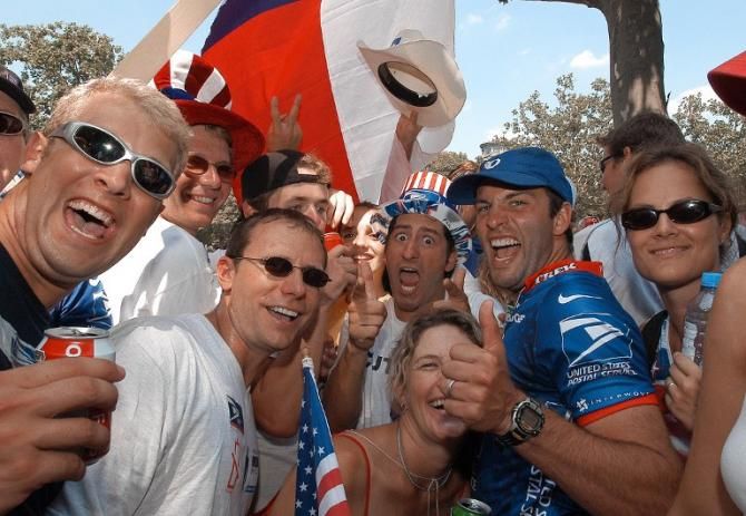 US fans in 2002 going mad for Lance Armstrong