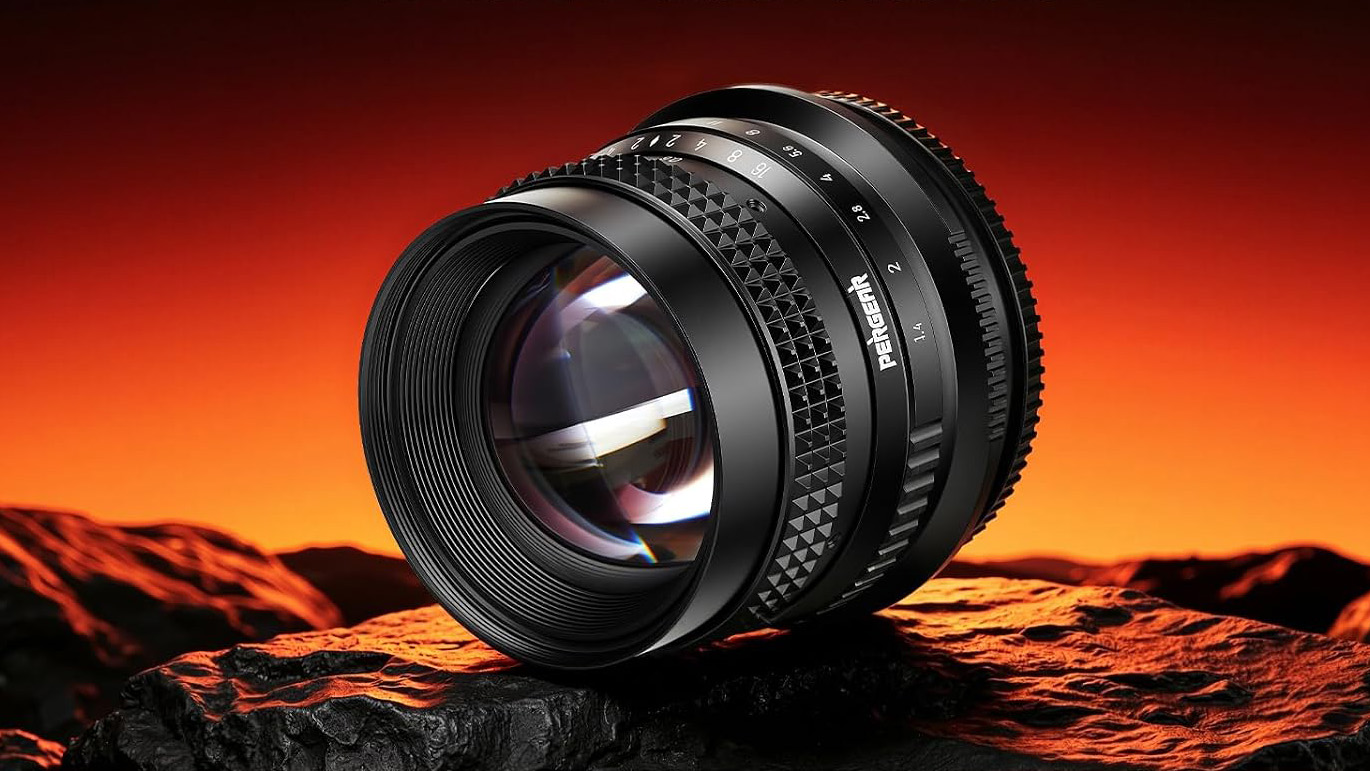 Pergear 50mm f/1.4 lens