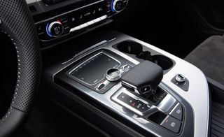 Audi Q7 gears and other controls