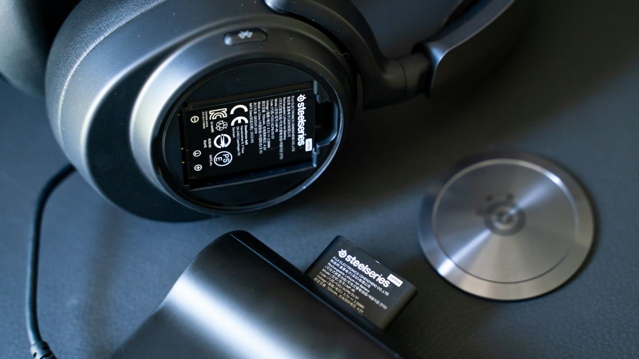 SteelSeries Arctic Nova Pro Wireless