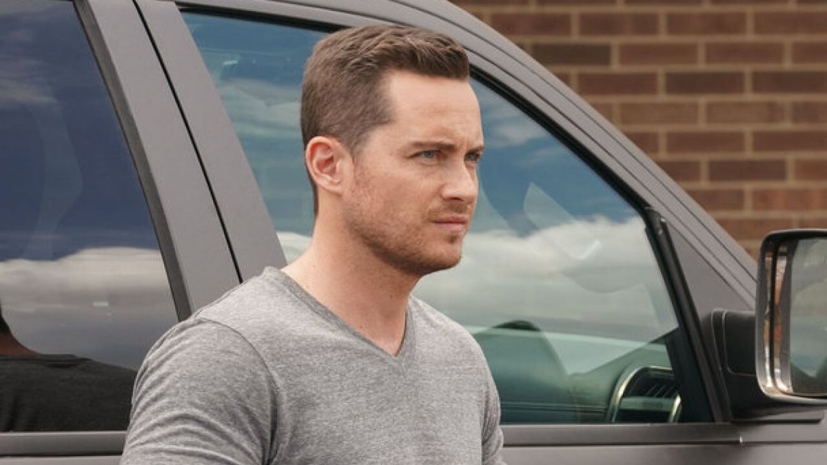 Jesse Lee Soffer Returns To Chicago . Set In Fun BTS Photos, And His  Former Co-Stars Are Hyped | Cinemablend