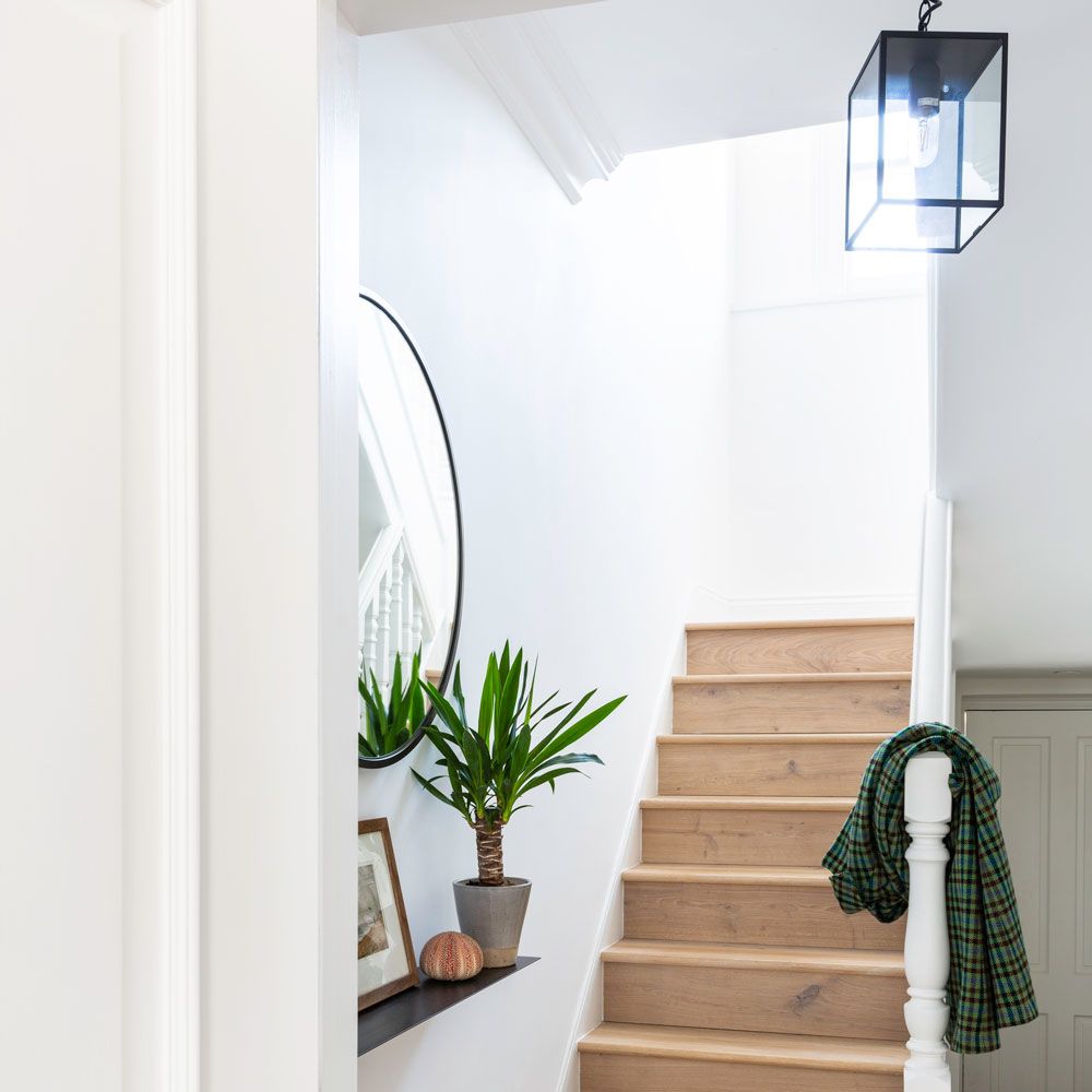 White hallway ideas: create a pleasing bright entrance with shades of ...