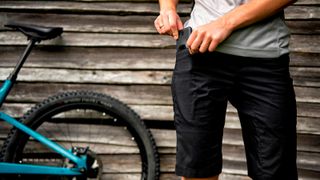 black. mtb Madison Trail youth padded baggy cycling riding shorts