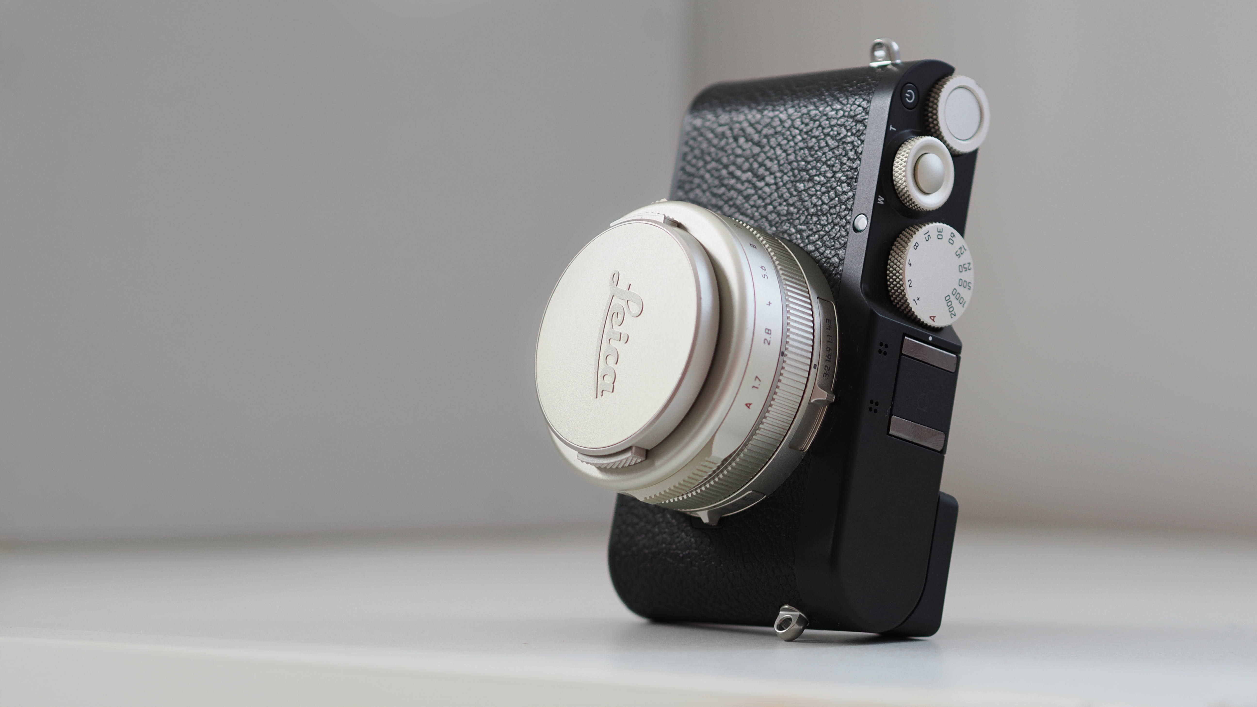 Leica D-Lux 8 100 Years of Leica edition