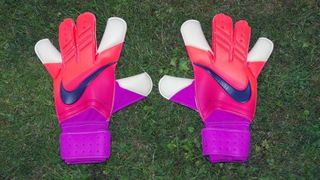 nike-grip3-goalkeeper-gloves