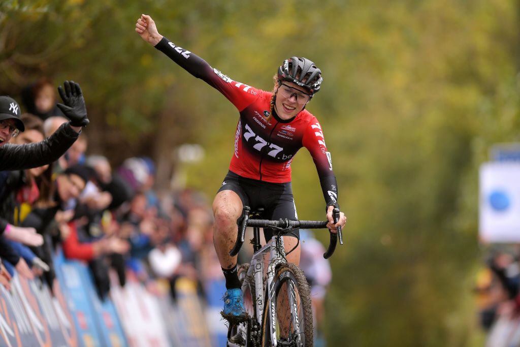 Yara Kastelijn wins Koppenbergcross women's race | Cyclingnews