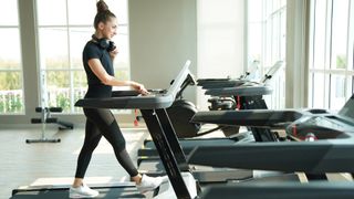 Is treadmill running easier: image of woman on treadmill