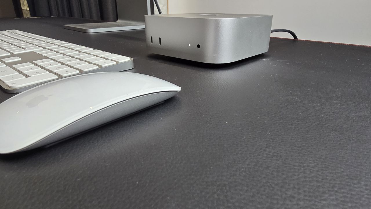 Mac mini M4 in studio