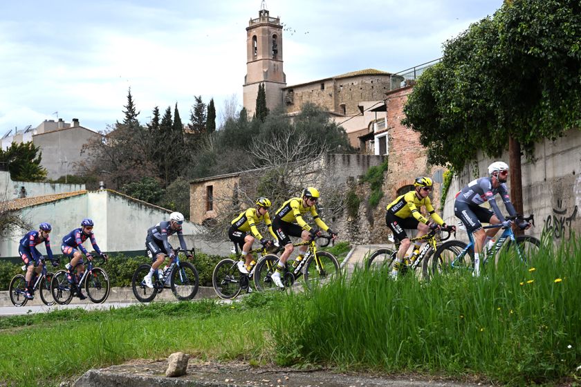 Peloton riding on stage two of Volta a Catalunya 2025