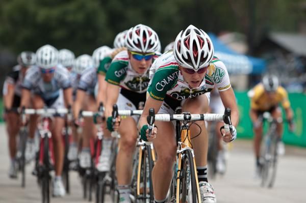 Kristin Sanders (Colavita-Forno d'Asolo) comes to the front with one to go.