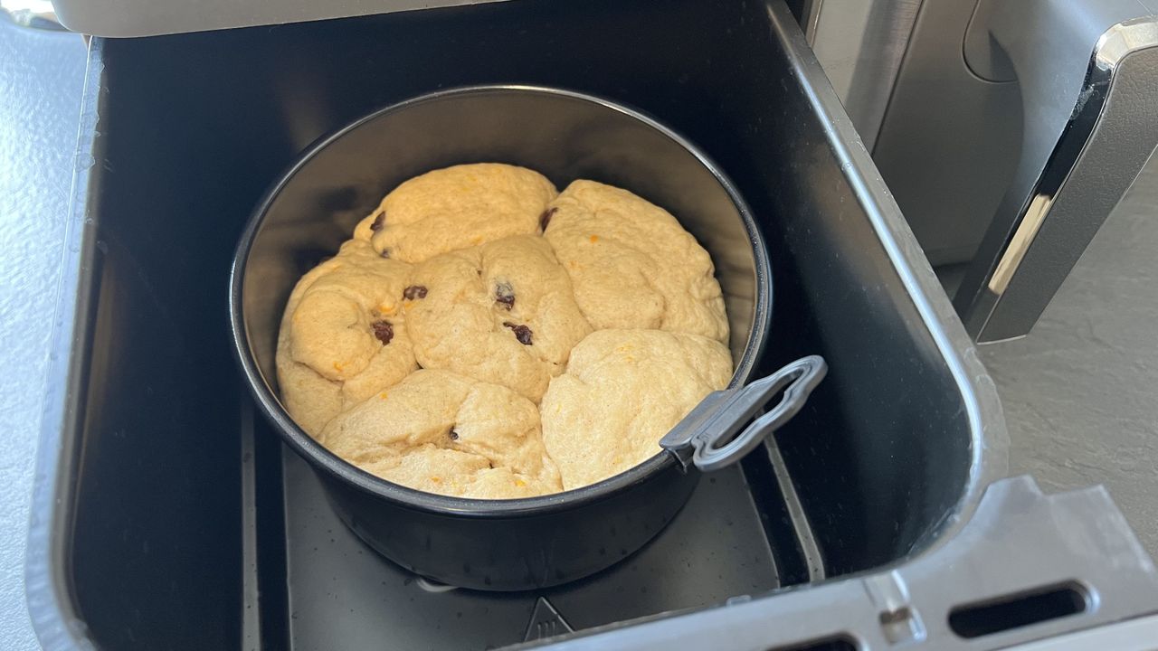 air fryer hot cross buns after proving